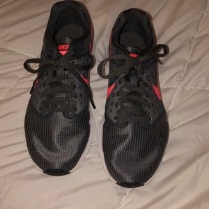 Nike running tennis shoes